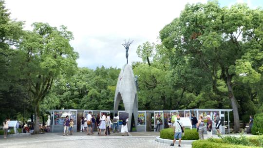 広島平和記念公園「原爆の子の像」