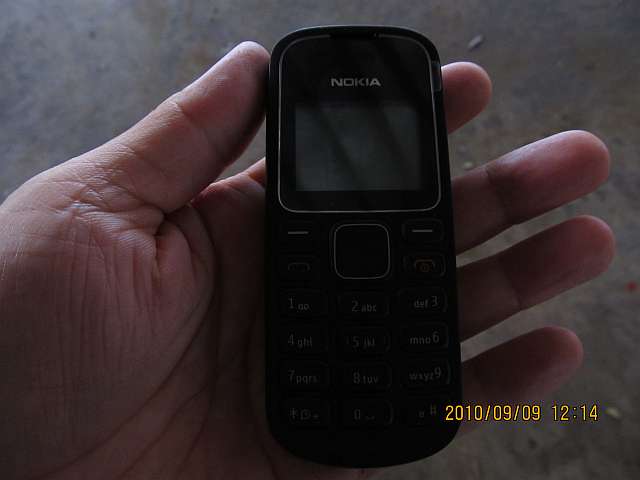 Be Mobile!の出店で299 SBDで購入したNokia製携帯電話